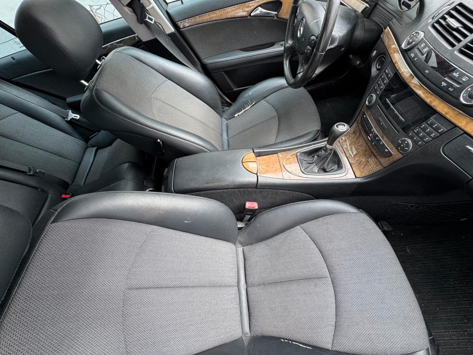 Mercedes Benz E 220 2007 — photo 13