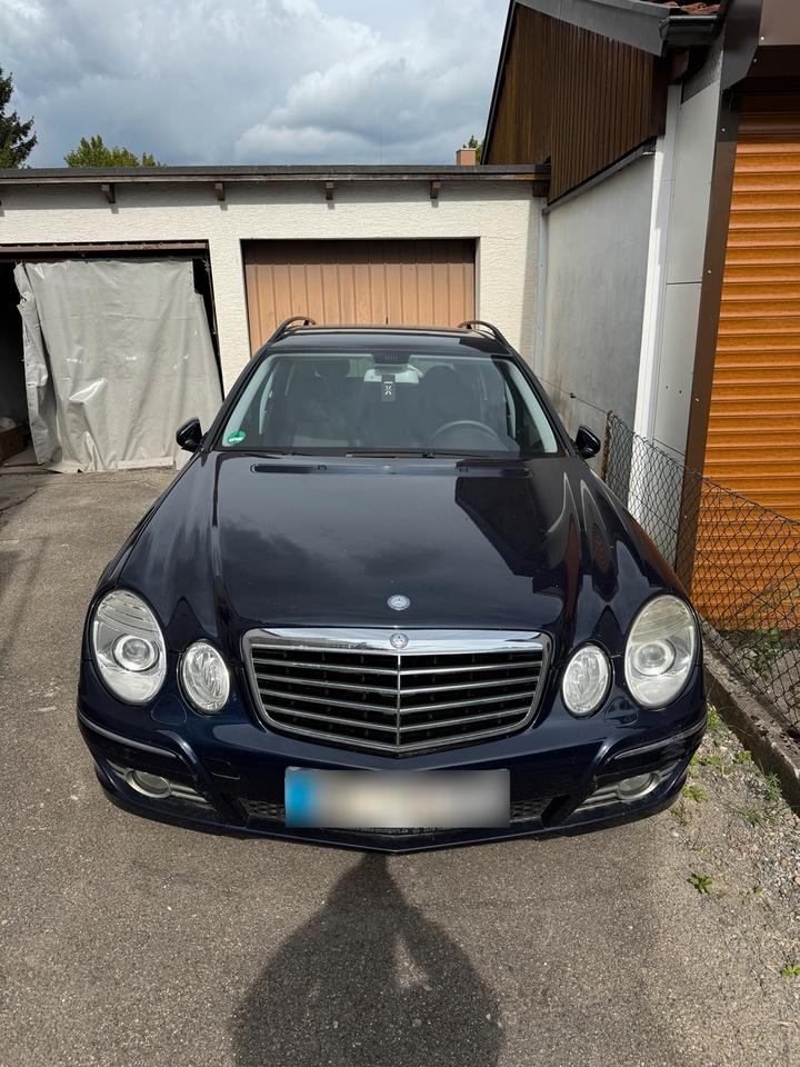 Mercedes Benz E 220 2007 — rear view