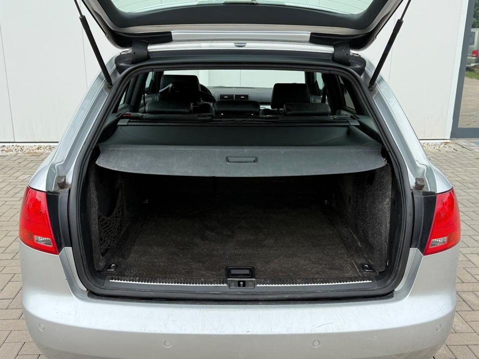 Audi A4 2005 — photo 17