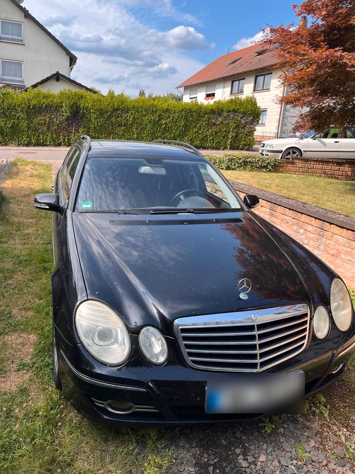 Mercedes Benz E 280 2007 — вигляд ззаду