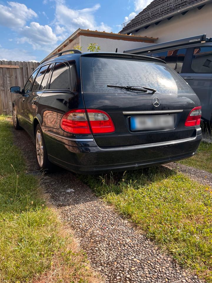 Mercedes Benz E 280 2007 — салон