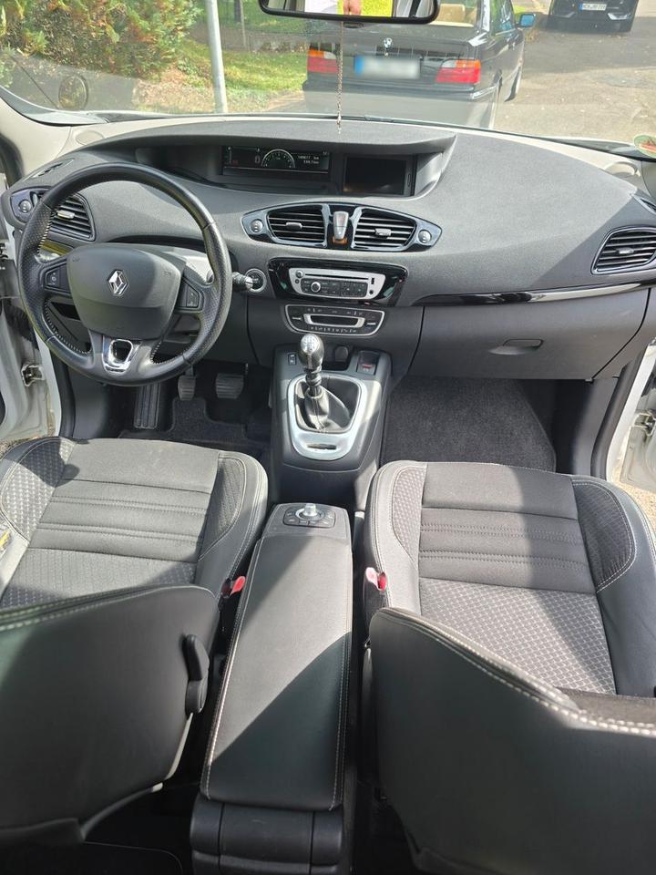 Renault Scenic 2014 — photo 10