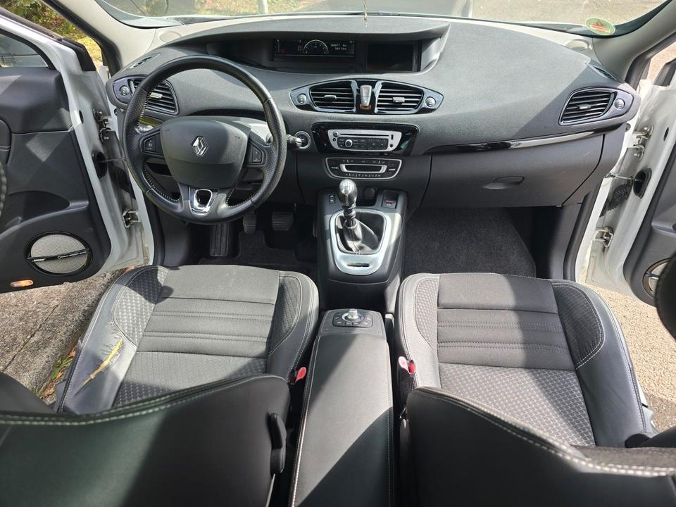 Renault Scenic 2014 — photo 13