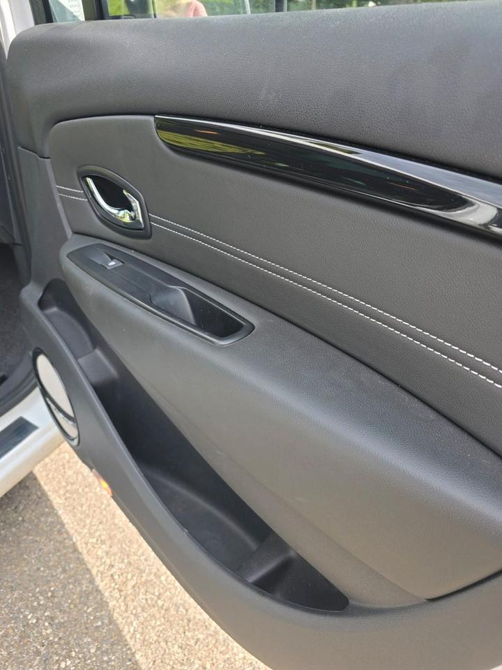 Renault Scenic 2014 — photo 8