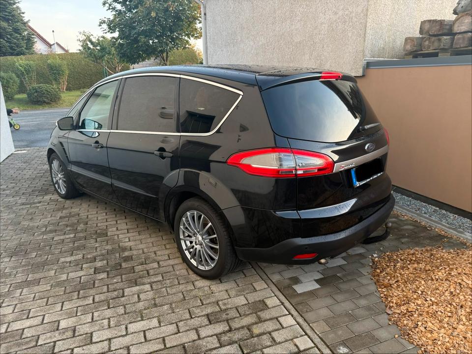 Ford Focus 2012 — interior