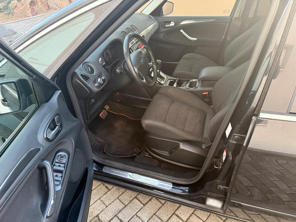 Ford Focus 2012 — engine