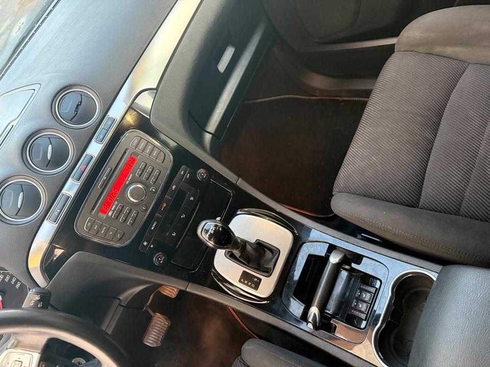 Ford Focus 2012 — photo 8