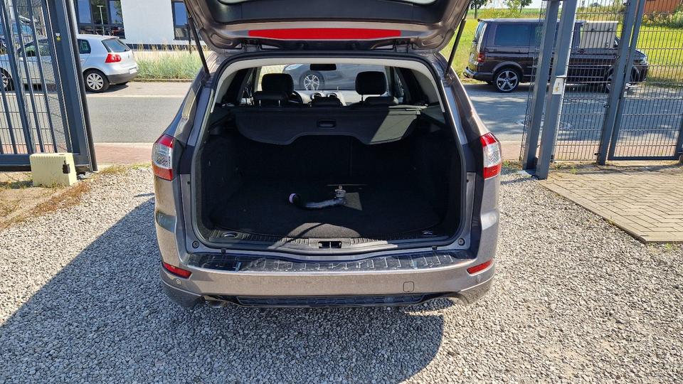 Ford Mondeo 2014 — photo 18