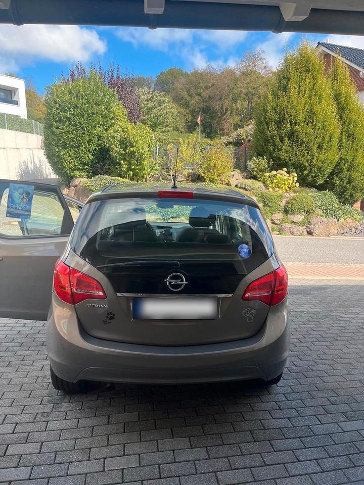 Opel Meriva 2013 — engine