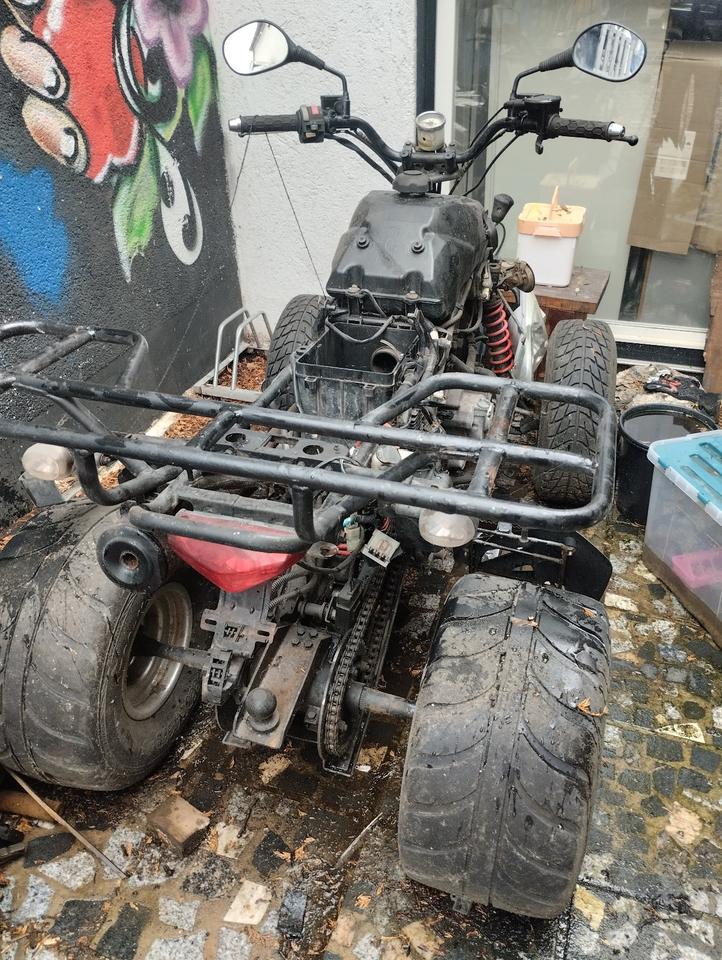 Kymco Quad ATV Bastlerfahrzeug ohne Verkleidung 2004 — авто для ЗСУ з Європи