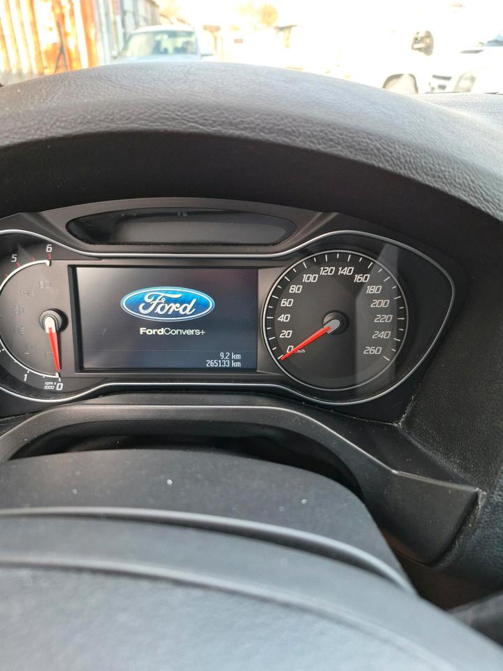 Ford S-Max 2012 — photo 8