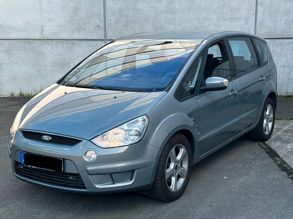 Ford S-Max 2009 — вигляд ззаду
