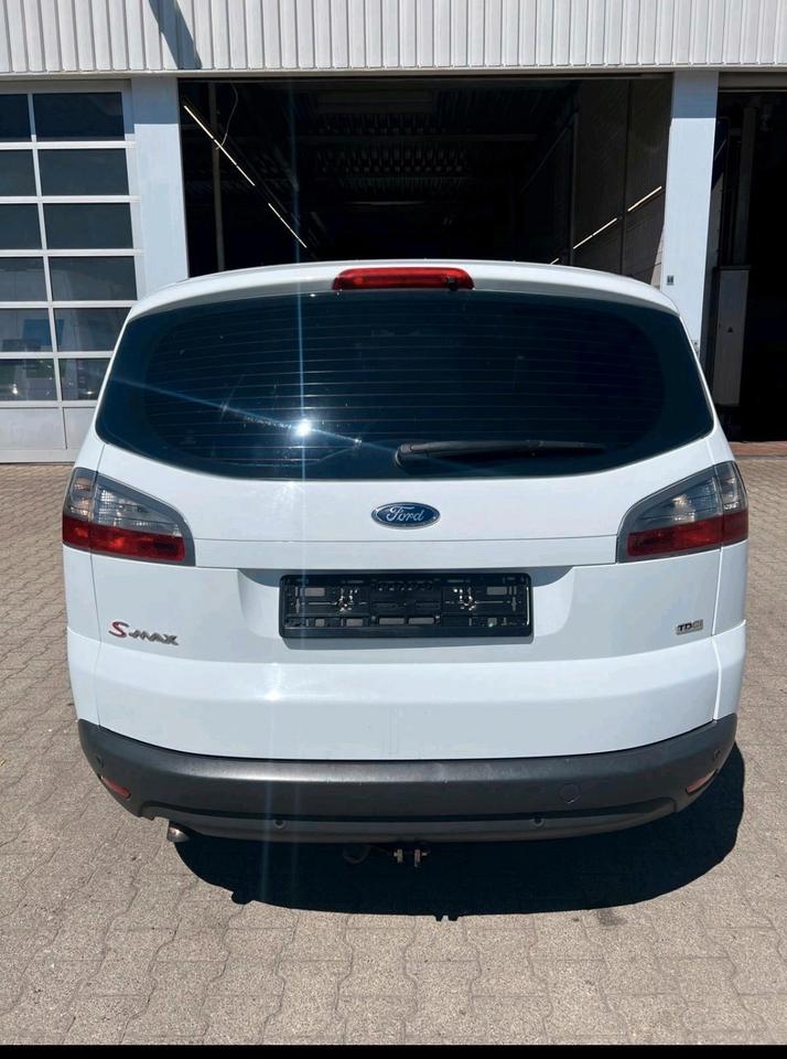 Ford S-Max 2009 — interior