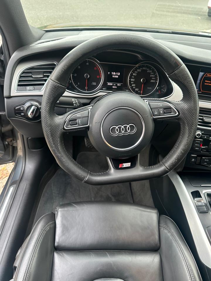 Audi A4 2012 — photo 12