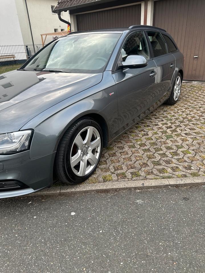 Audi A4 2012 — engine