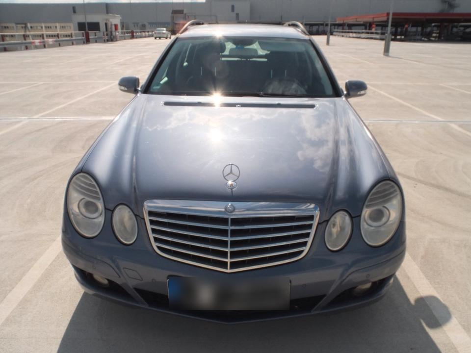 Mercedes Benz E 220 2007 — interior