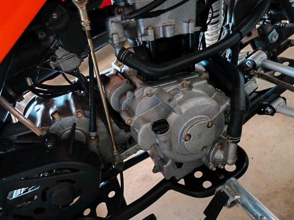 Weitere Motorräder QUAD TÜV NEU 2011 — photo 6