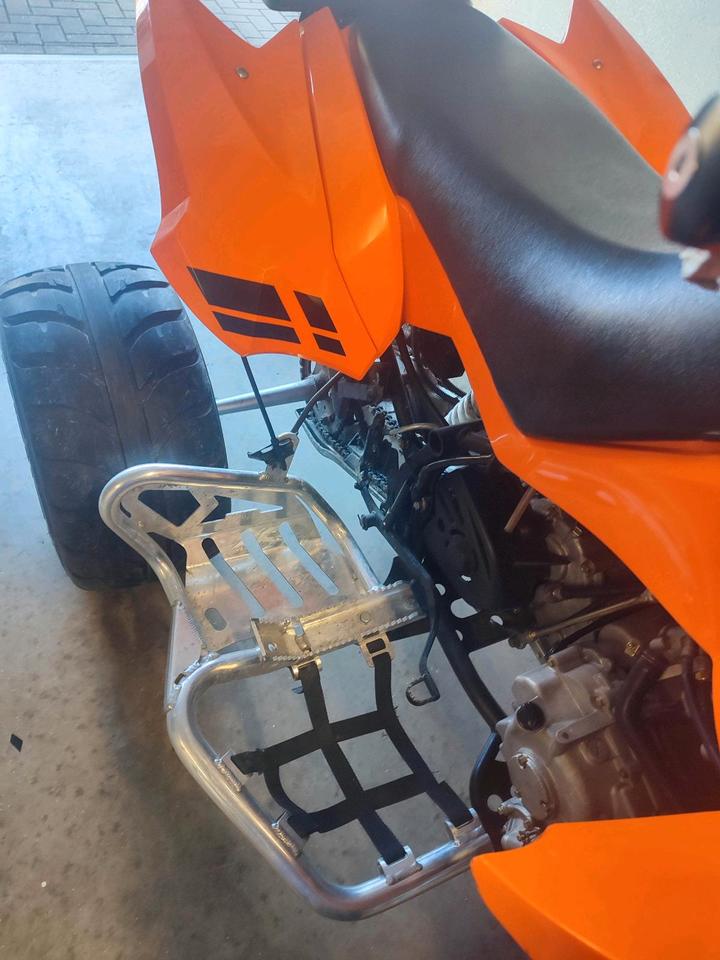 Weitere Motorräder QUAD TÜV NEU 2011 — photo 9