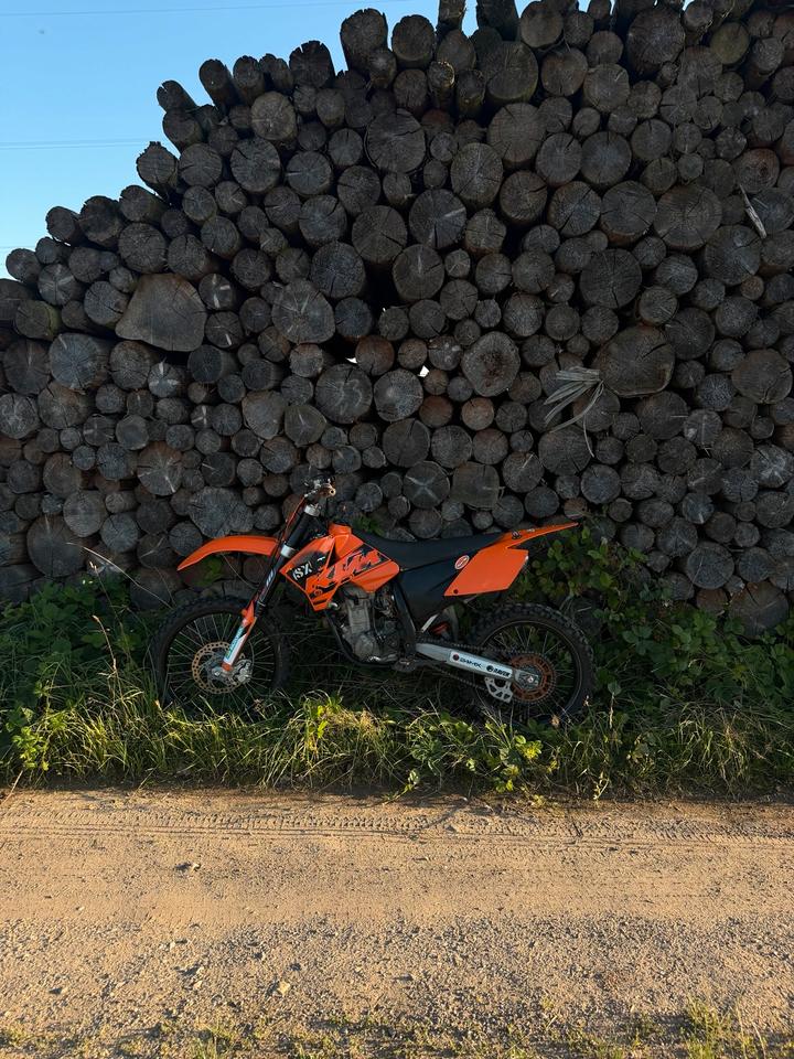 KTM Sxf 250 Motocross 2006 — вигляд ззаду