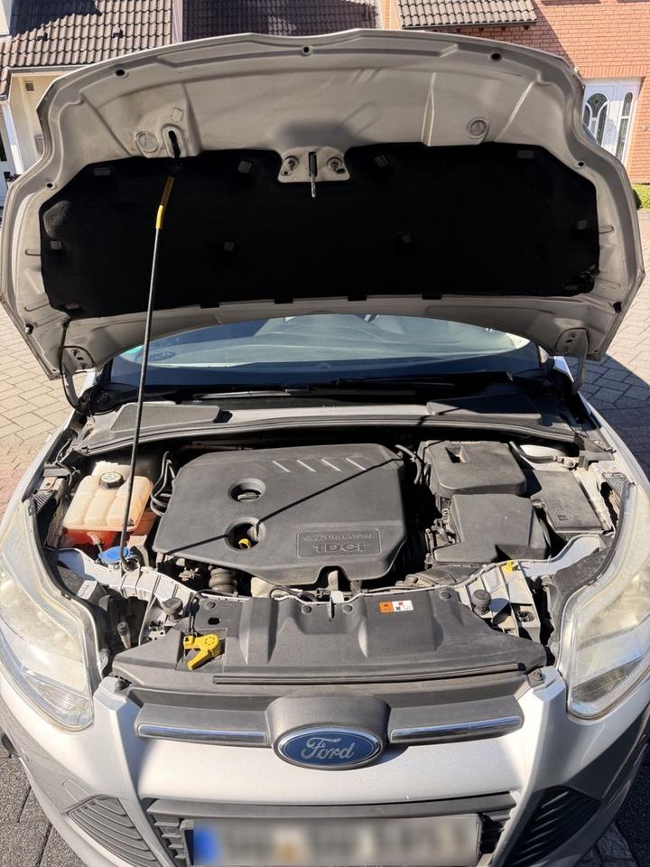 Ford Focus 2011 — photo 10