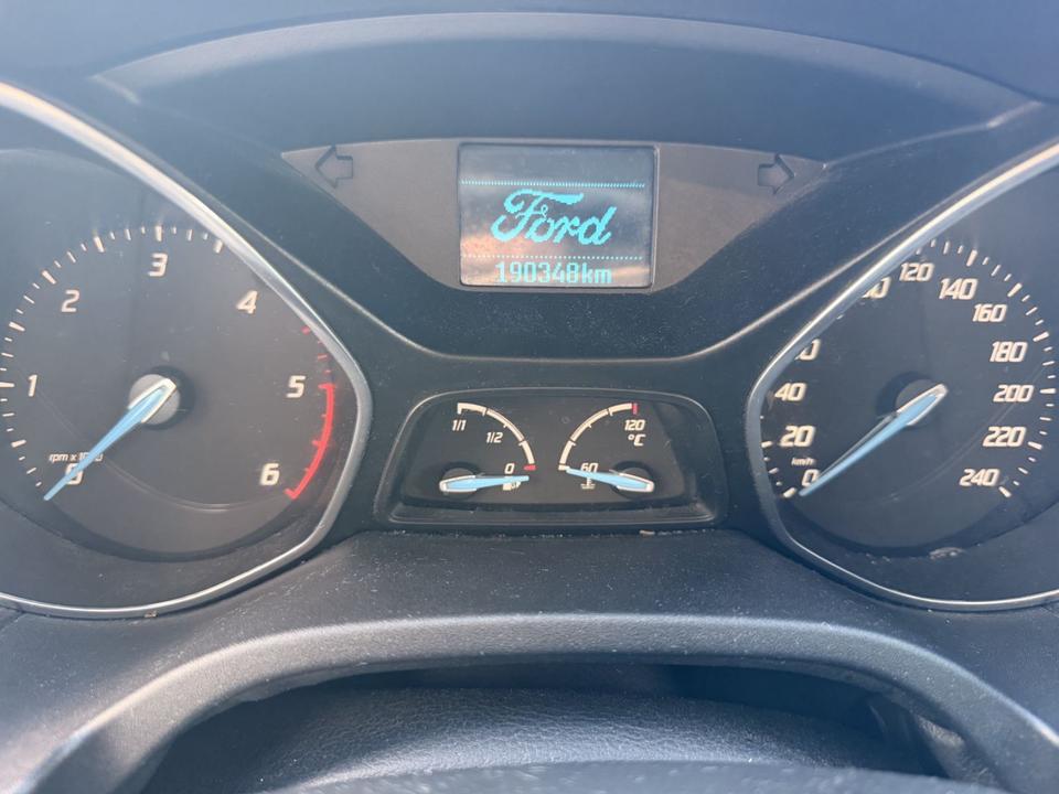 Ford Focus 2011 — photo 11