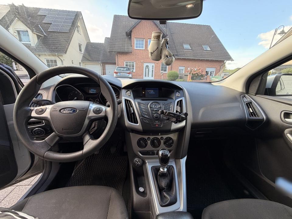 Ford Focus 2011 — photo 5