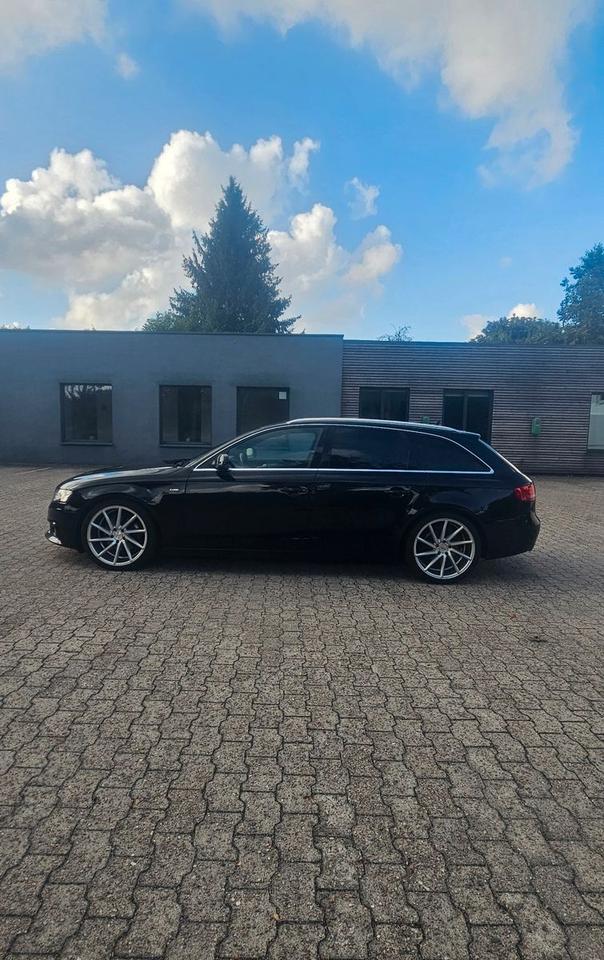 Audi A4 2010 — салон