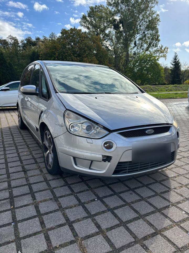 Ford Galaxy 2007 — вигляд ззаду