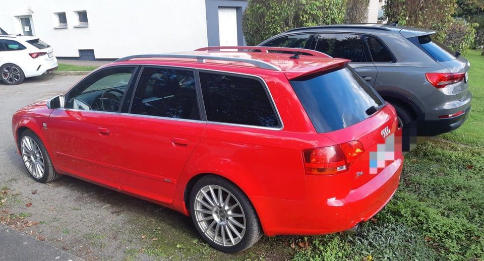 Audi A4 2006 — салон