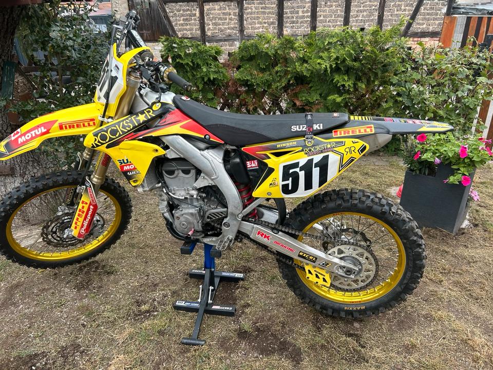 Suzuki Reserviert • Suzuki RM-Z 450ccm ( ) |Motocross |inkl. Großem Teilepaket 2010 — rear view