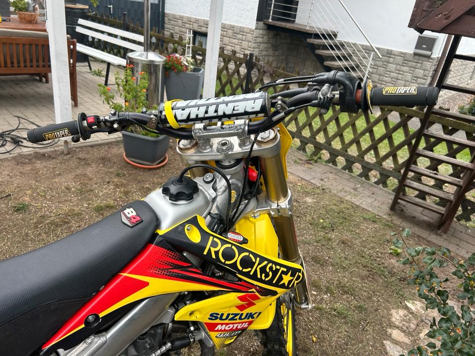 Suzuki Reserviert • Suzuki RM-Z 450ccm ( ) |Motocross |inkl. Großem Teilepaket 2010 — engine 450 ccm