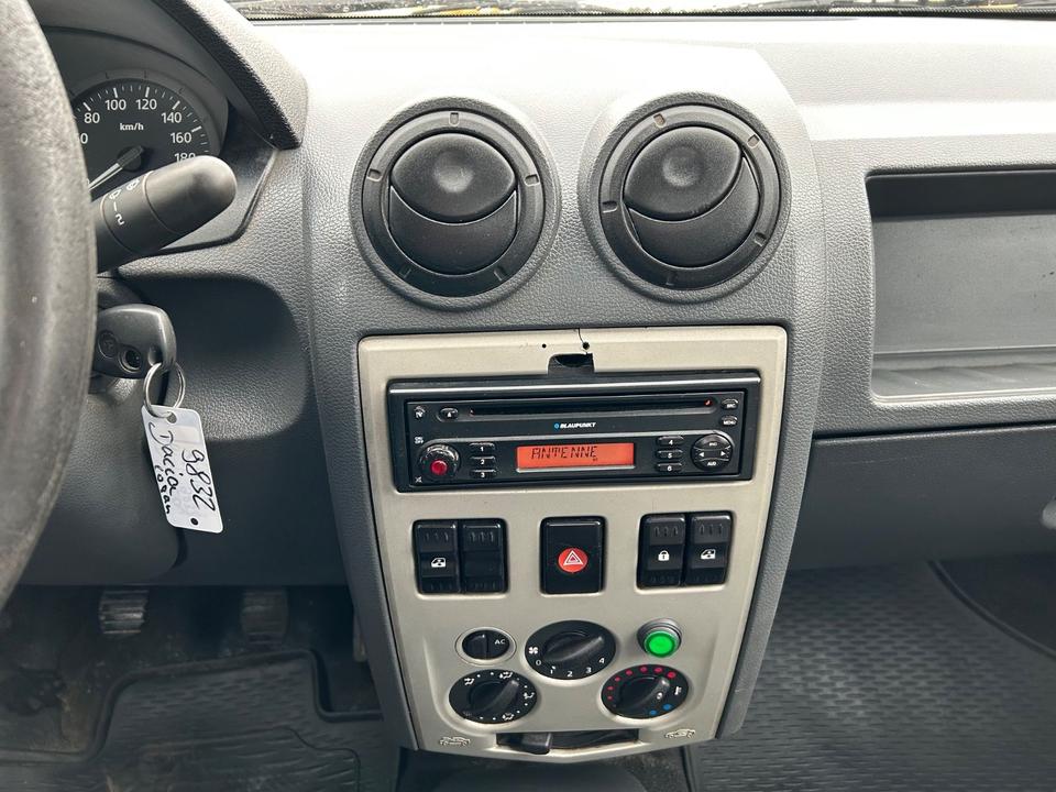 Dacia Logan 2010 — photo 11
