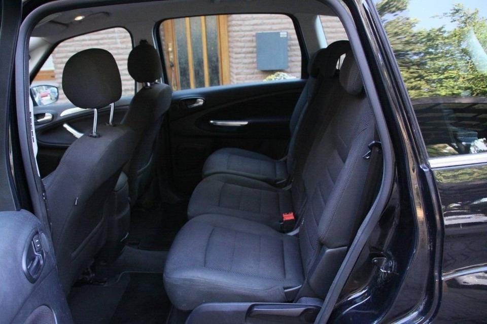 Ford S-Max 2011 — photo 8