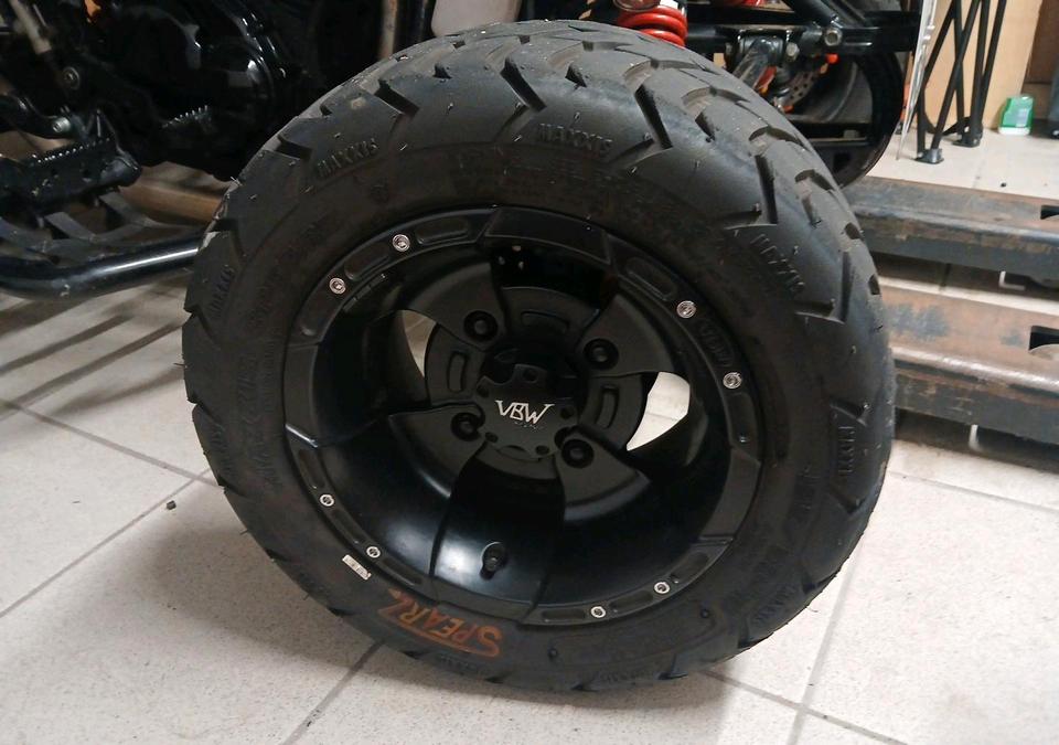 Weitere Motorräder 4 Zylinder Quad 2014 — rear view