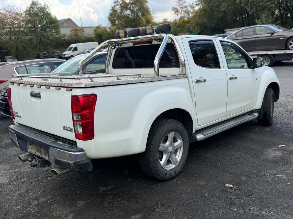 Weitere Automarken Isuzu D-Max -4WD - AUTOMATIK- LEDER - MOTORPROBLEM 2013 — двигун