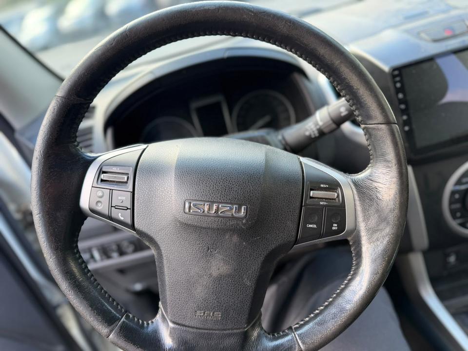 Weitere Automarken Isuzu D-Max -4WD - AUTOMATIK- LEDER - MOTORPROBLEM 2013 — фото 8
