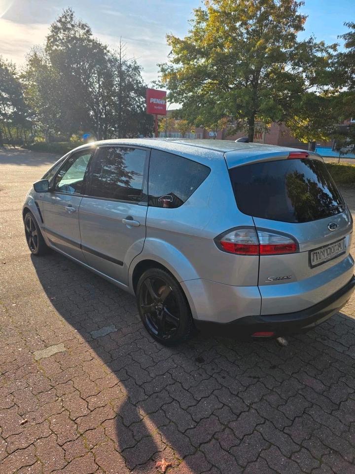 Ford S-Max 2007 — rear view