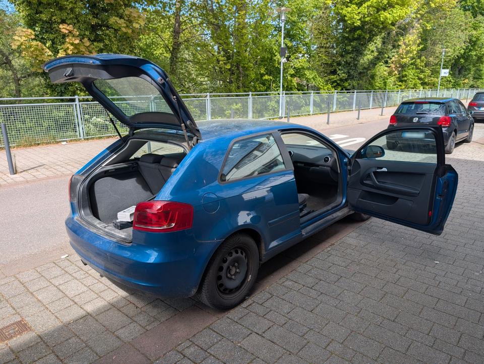 Audi A3 2008 — салон