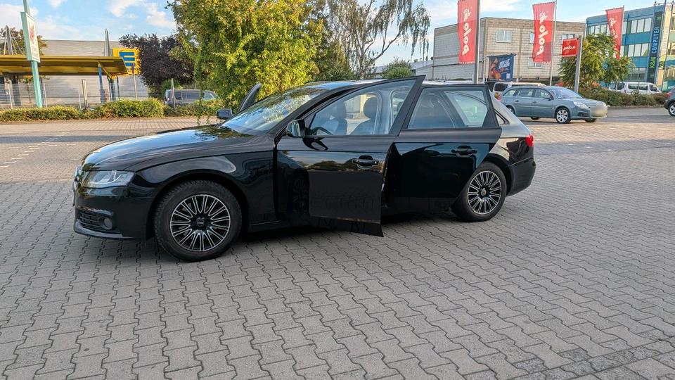 Audi A4 2011 — engine