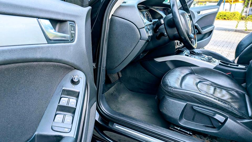 Audi A4 2011 — photo 6
