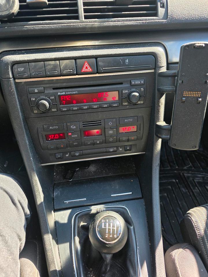 Audi A4 2005 — photo 6