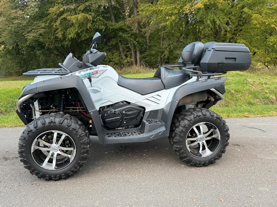  Verkaufe hier meine Quad CF MOTO 800 ccm 4x4 LOF EFI TÜV 2015 — двигун 800 ccm