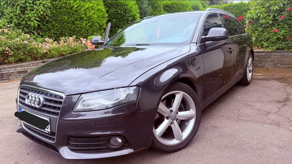 Audi A4 2009 — rear view