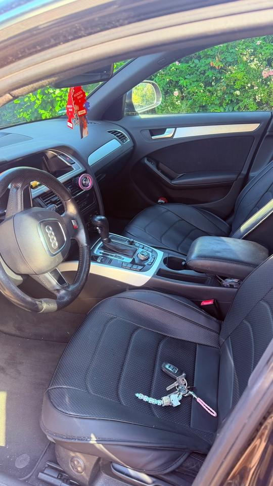 Audi A4 2009 — interior