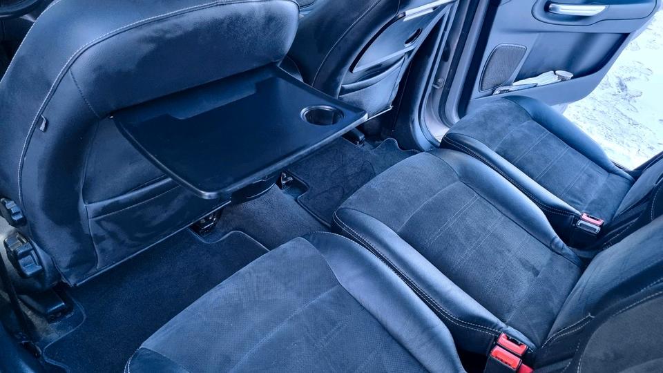Ford S-Max 2011 — photo 17