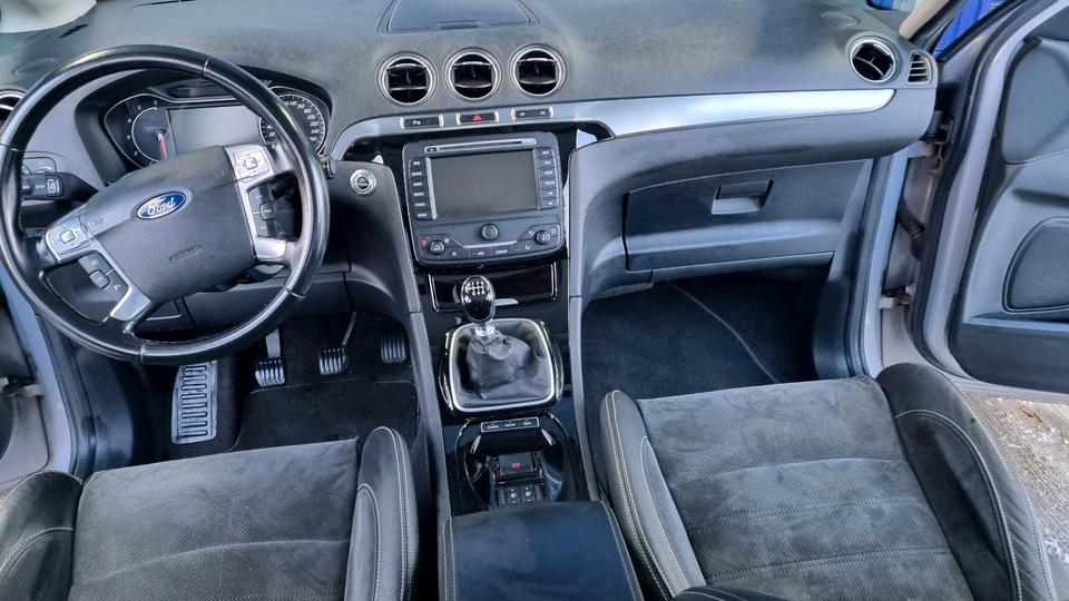 Ford S-Max 2011 — photo 8