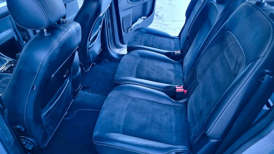 Ford S-Max 2011 — photo 9