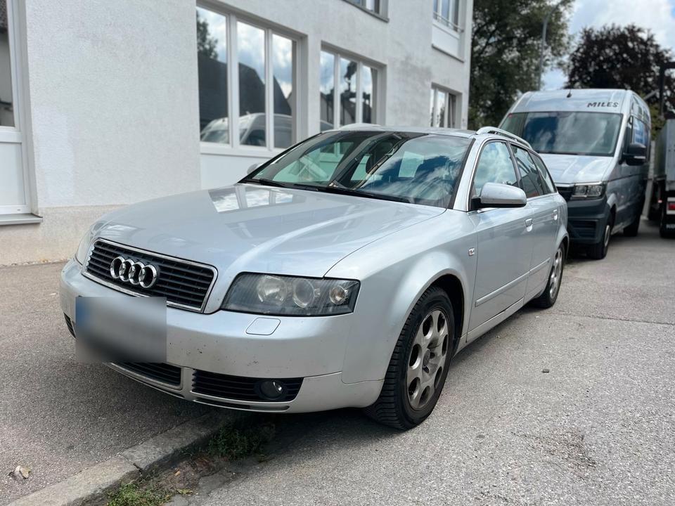 Audi A4 2004 — interior