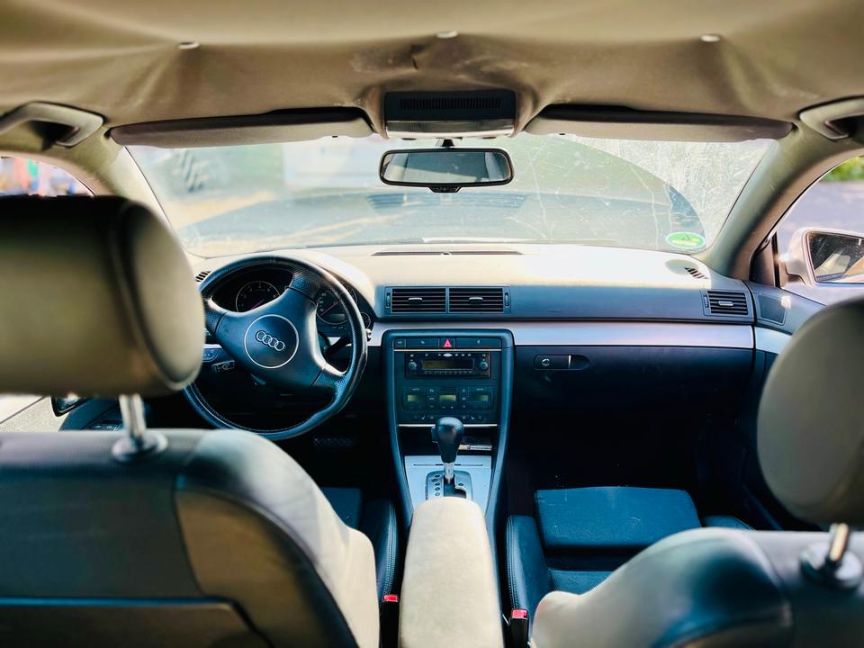 Audi A4 2004 — photo 6