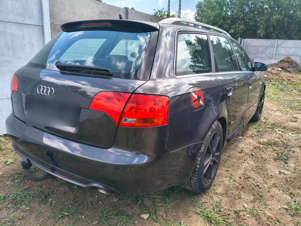 Audi A4 2007 — салон